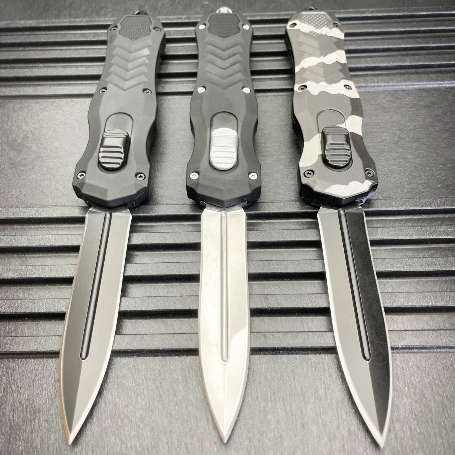 RENEGADE ARMED FORCE AUTOMATIC OTF KNIFE AND SHEATH (CHOOSE AN OPTION) 3 RENEGADE ARMED FORCE AUTOMATIC OTF KNIFE AND SHEATH (CHOOSE AN OPTION)