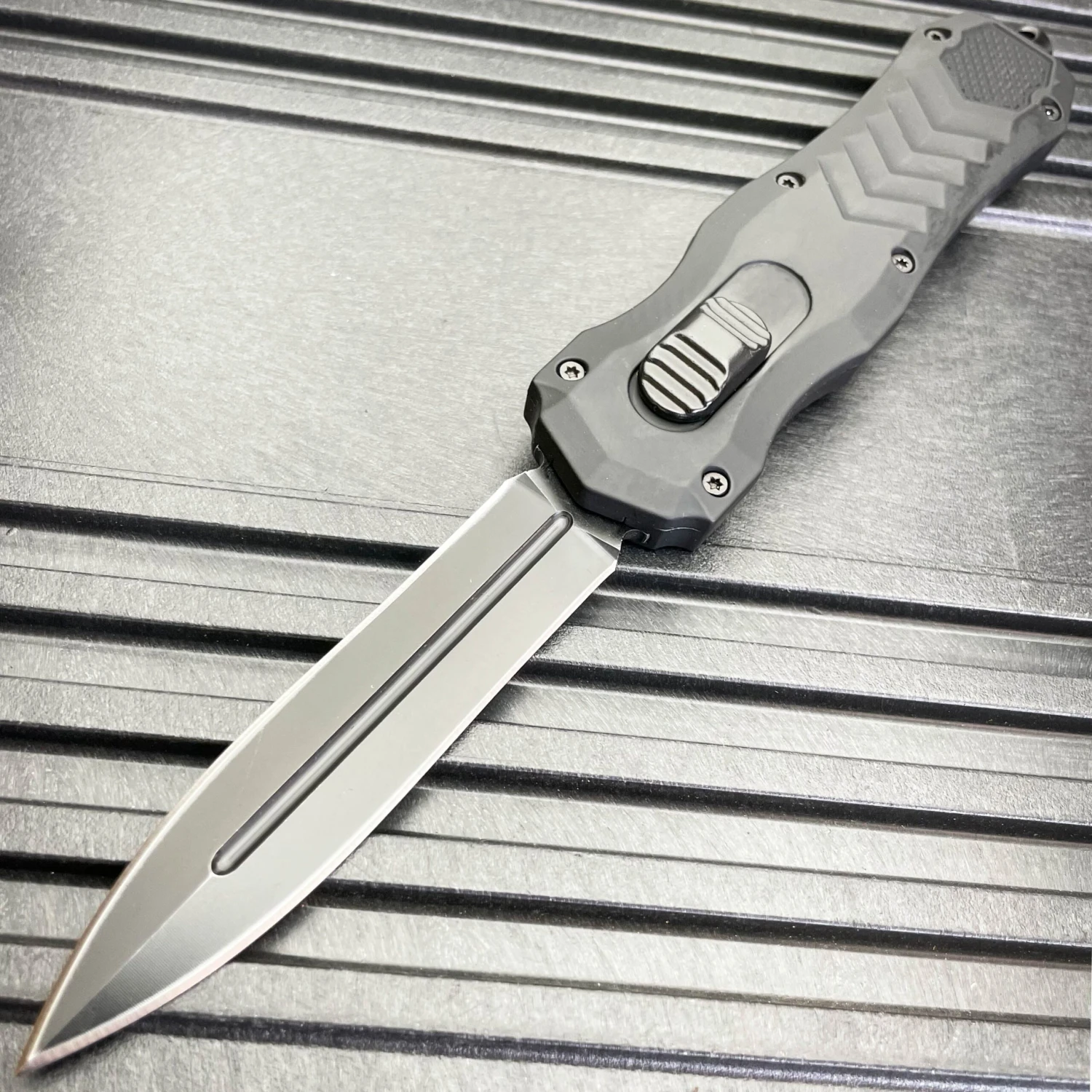 RENEGADE ARMED FORCE AUTOMATIC OTF KNIFE AND SHEATH (CHOOSE AN OPTION) 5 RENEGADE ARMED FORCE AUTOMATIC OTF KNIFE AND SHEATH (CHOOSE AN OPTION) - Image 3