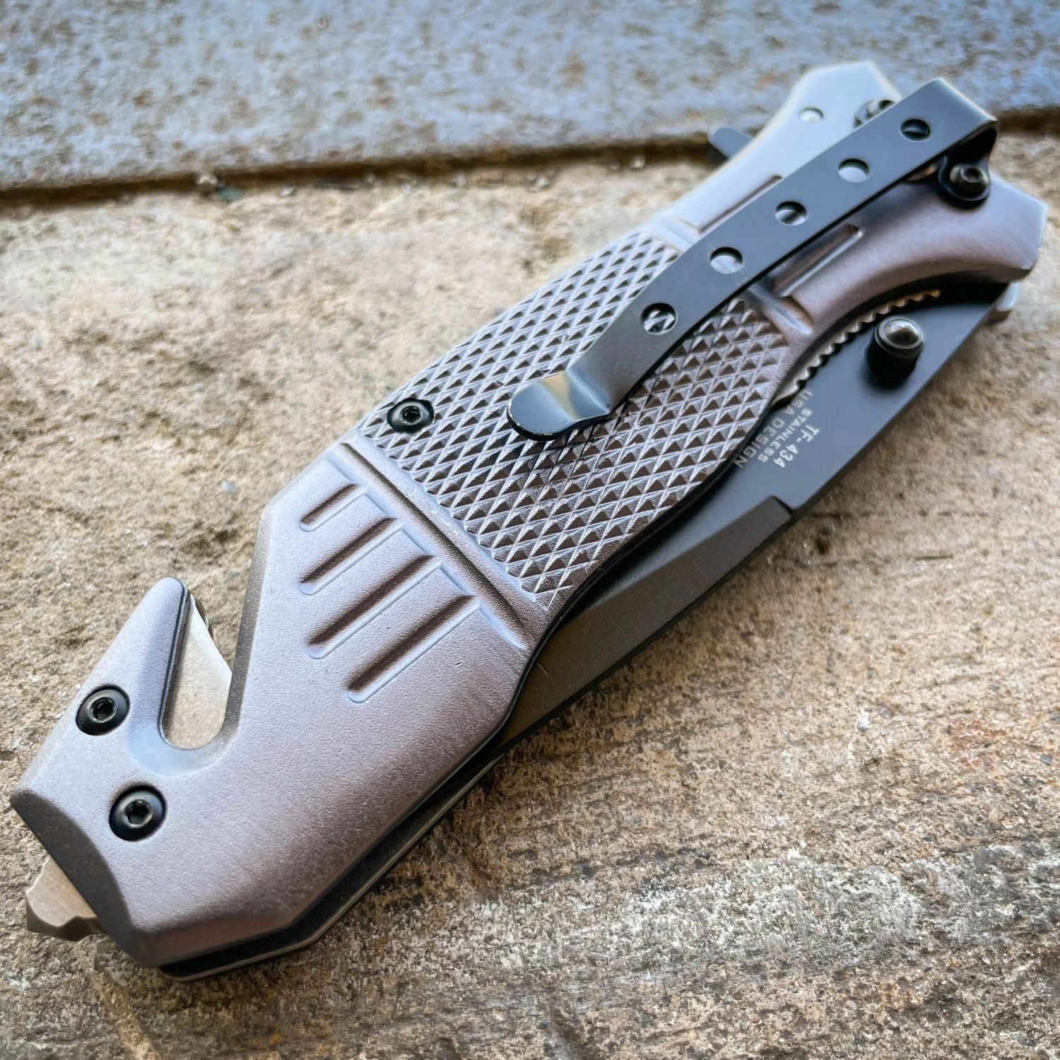 Tac-Force Tanto Blade Rescue Pocket Knife 6 Tac-Force Tanto Blade Rescue Pocket Knife - Image 4