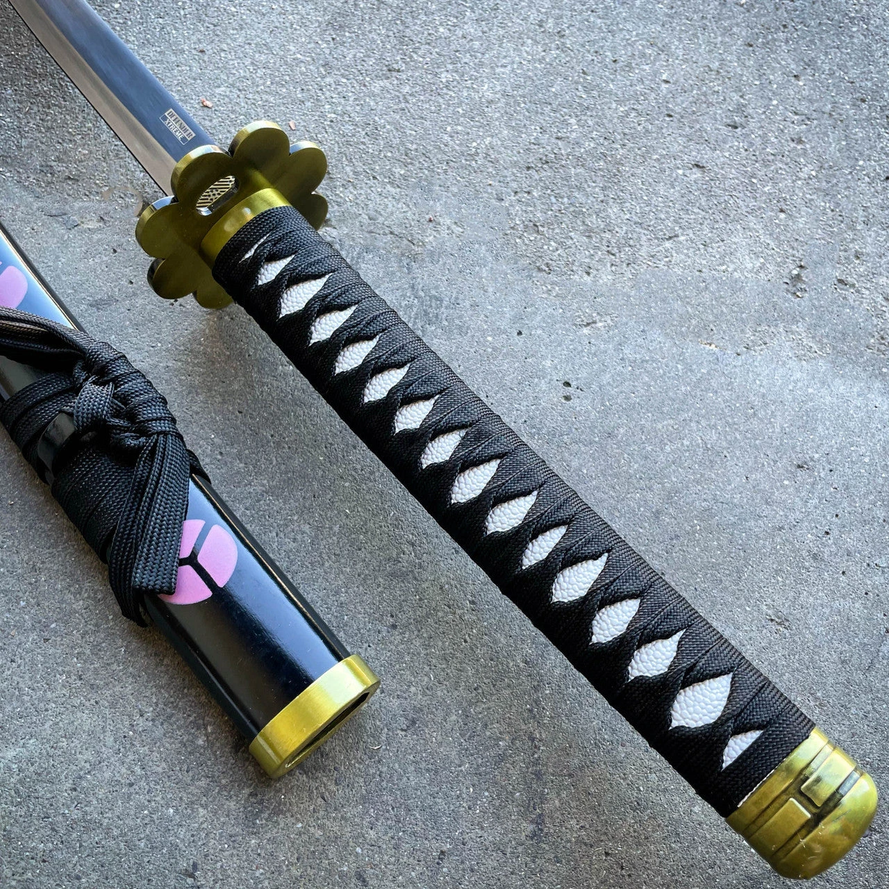 One Piece Shusui Katana Replica With Black Scabbard 6 One Piece Shusui Katana Replica With Black Scabbard - Image 4