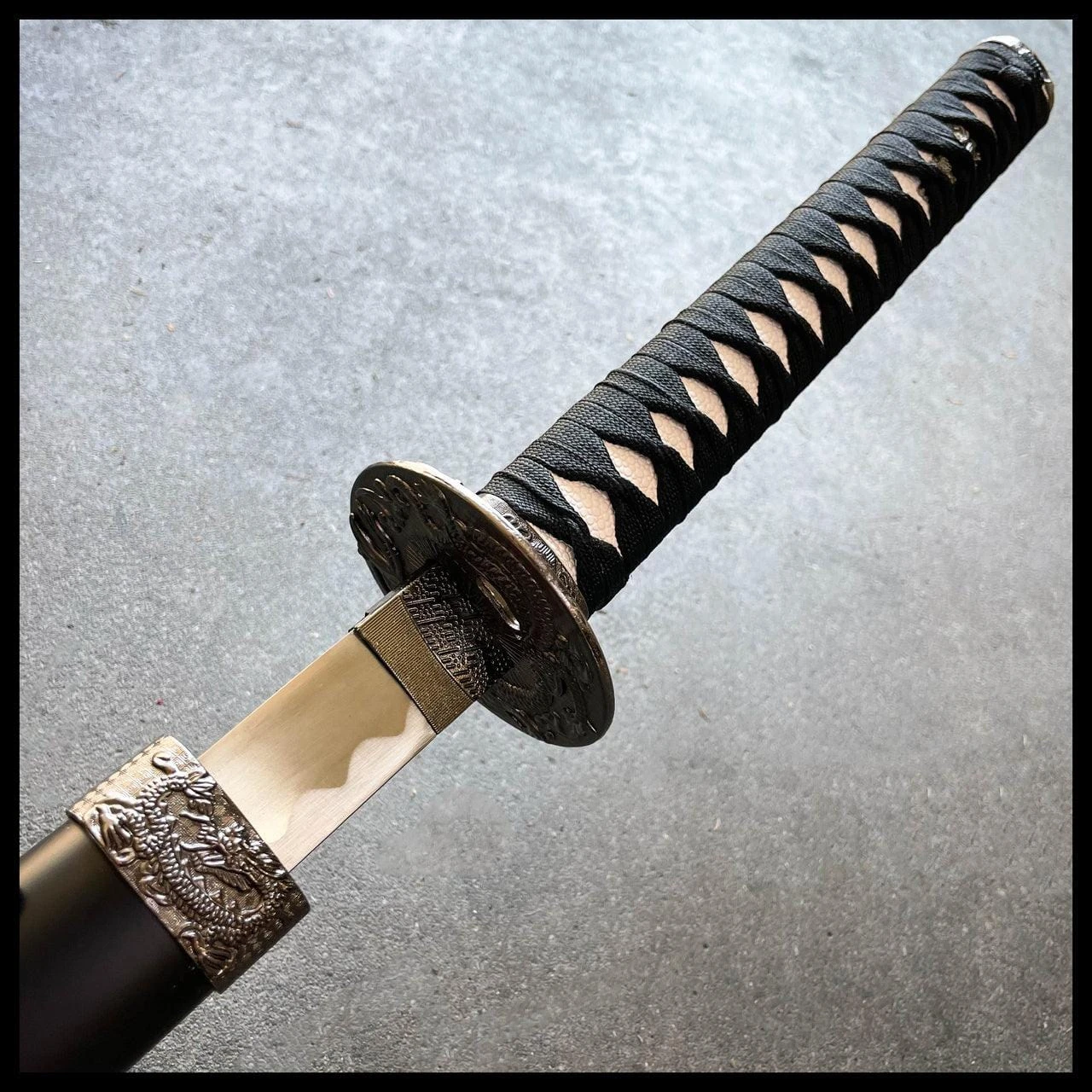 41.5" Japanese Samurai Sword Katana Dragon Engraved Ninja Blade Bushido Knife 7 41.5" Japanese Samurai Sword Katana Dragon Engraved Ninja Blade Bushido Knife - Image 5