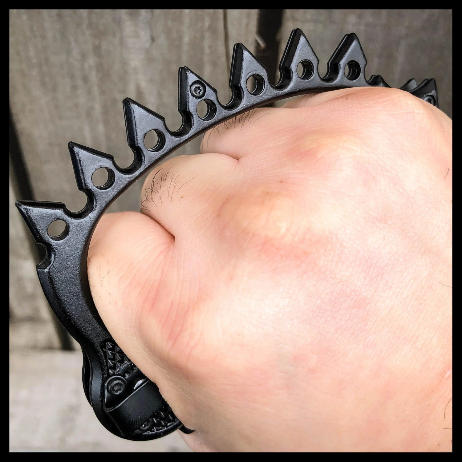 8.5" Zombie Tactical Spring Assisted Open Knuckle Pocket Knife 4 8.5" Zombie Tactical Spring Assisted Open Knuckle Pocket Knife - Image 2