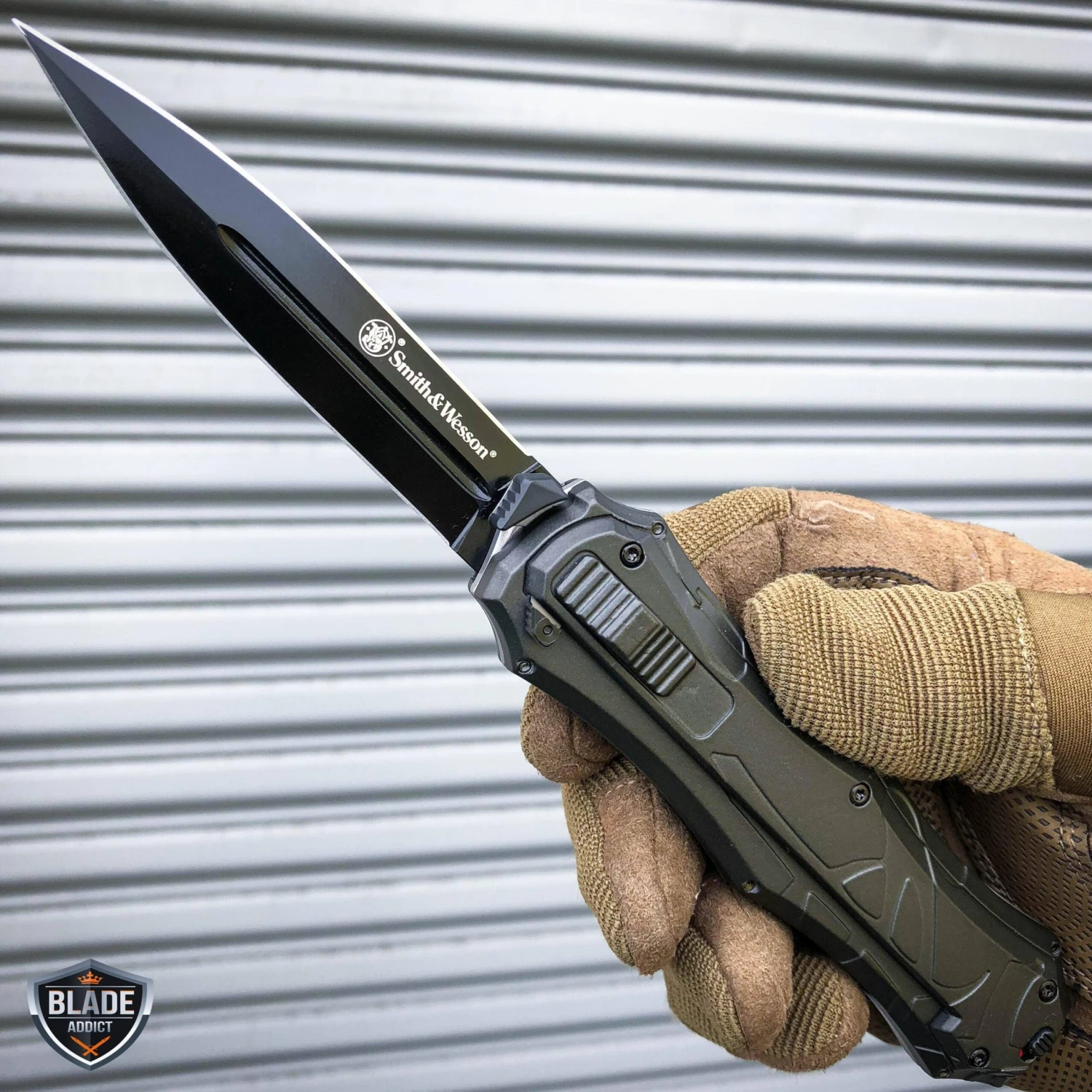 Smith And Wesson OTF Assist Finger Actuator Spear Point Knife (3.2") 3 Smith And Wesson OTF Assist Finger Actuator Spear Point Knife (3.2")