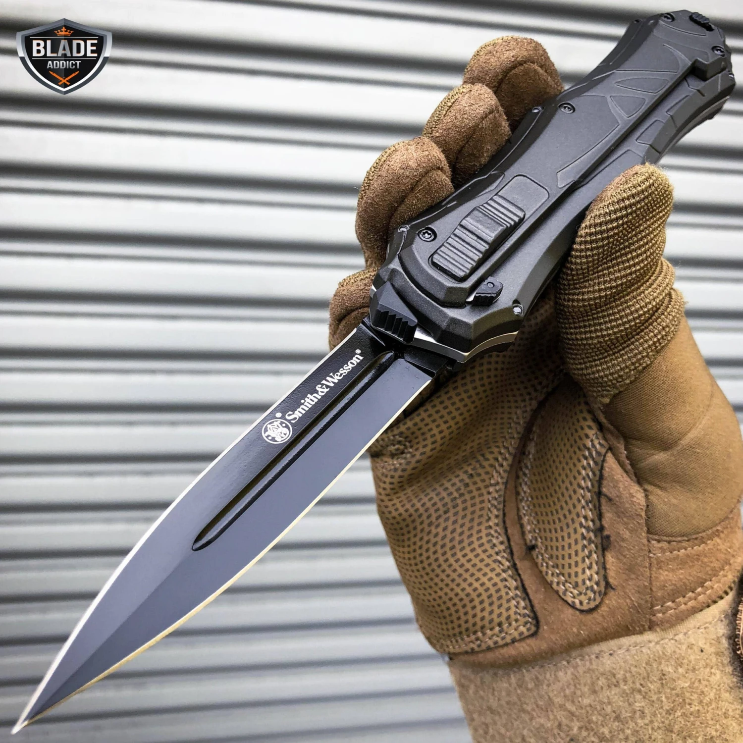 Smith And Wesson OTF Assist Finger Actuator Spear Point Knife (3.2") 4 Smith And Wesson OTF Assist Finger Actuator Spear Point Knife (3.2") - Image 2